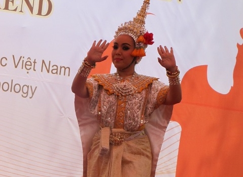 นำศิลปะการแสดงโขนสู่สายตาของผู้ชมชาวเวียดนาม